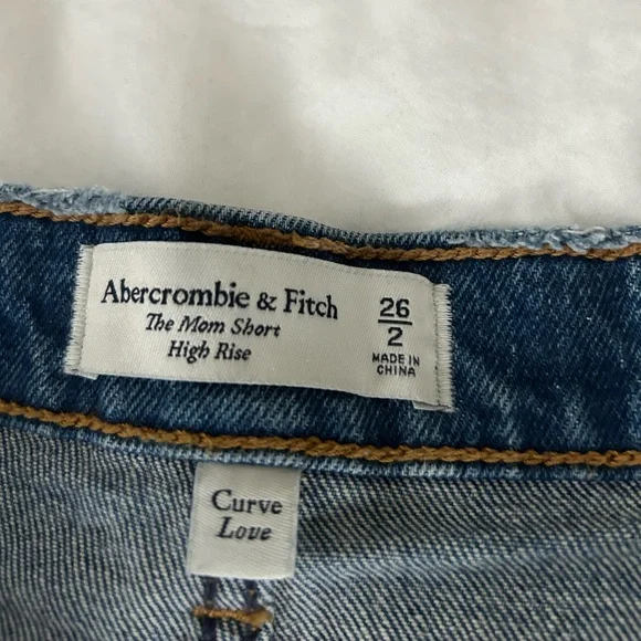 Abercrombie High Rise Mom Shorts - Picture 4 of 4
